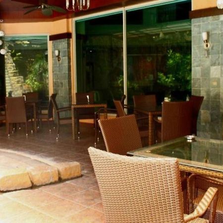 Hotel Goldenfield Kundutel Bacolod Exterior foto