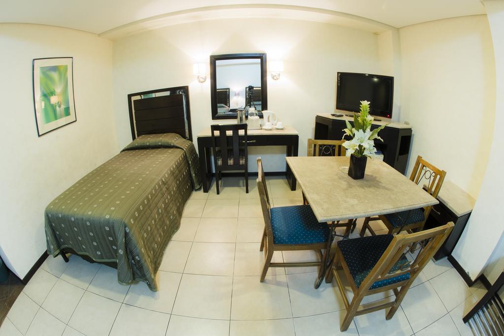 Hotel Goldenfield Kundutel Bacolod Exterior foto